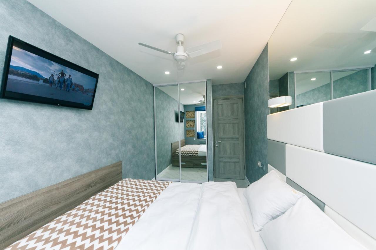 на кловском спуске в центре Apartment *