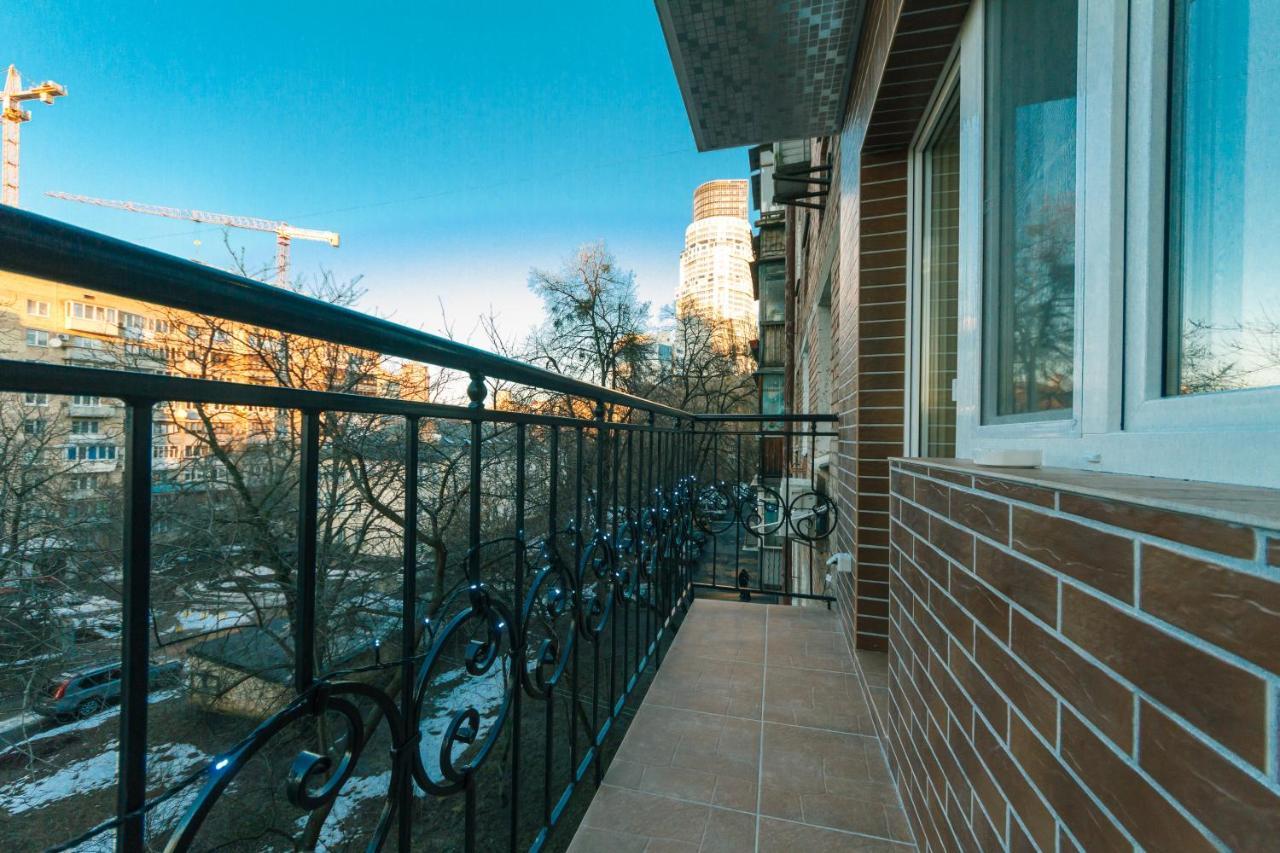 на кловском спуске в центре Apartment Kyiv